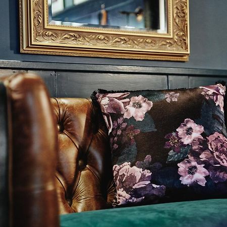 Hotel Kings Arms - Egham-Windsor Zewnętrze zdjęcie